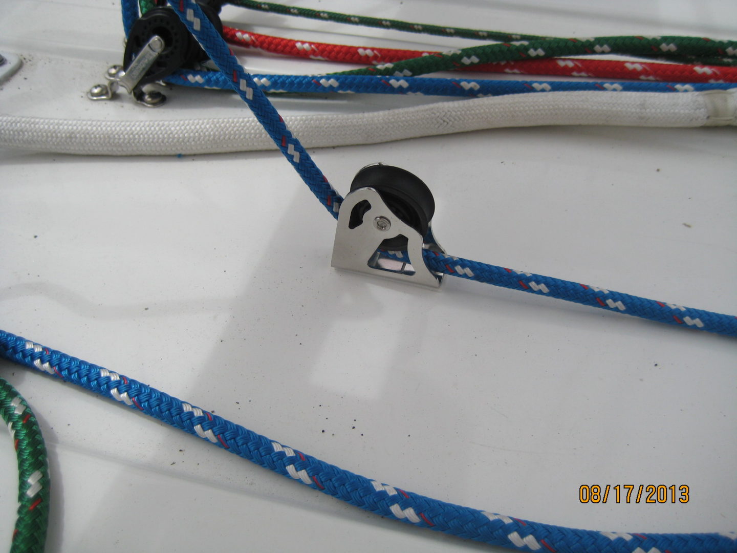 A close up of the rope on a boat